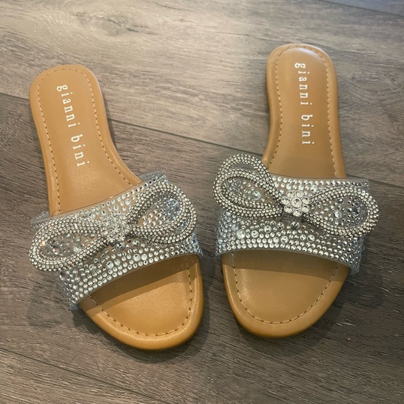 Gianni Bini Silver Rhinestone Women's Sandals - Picture 1 of 3